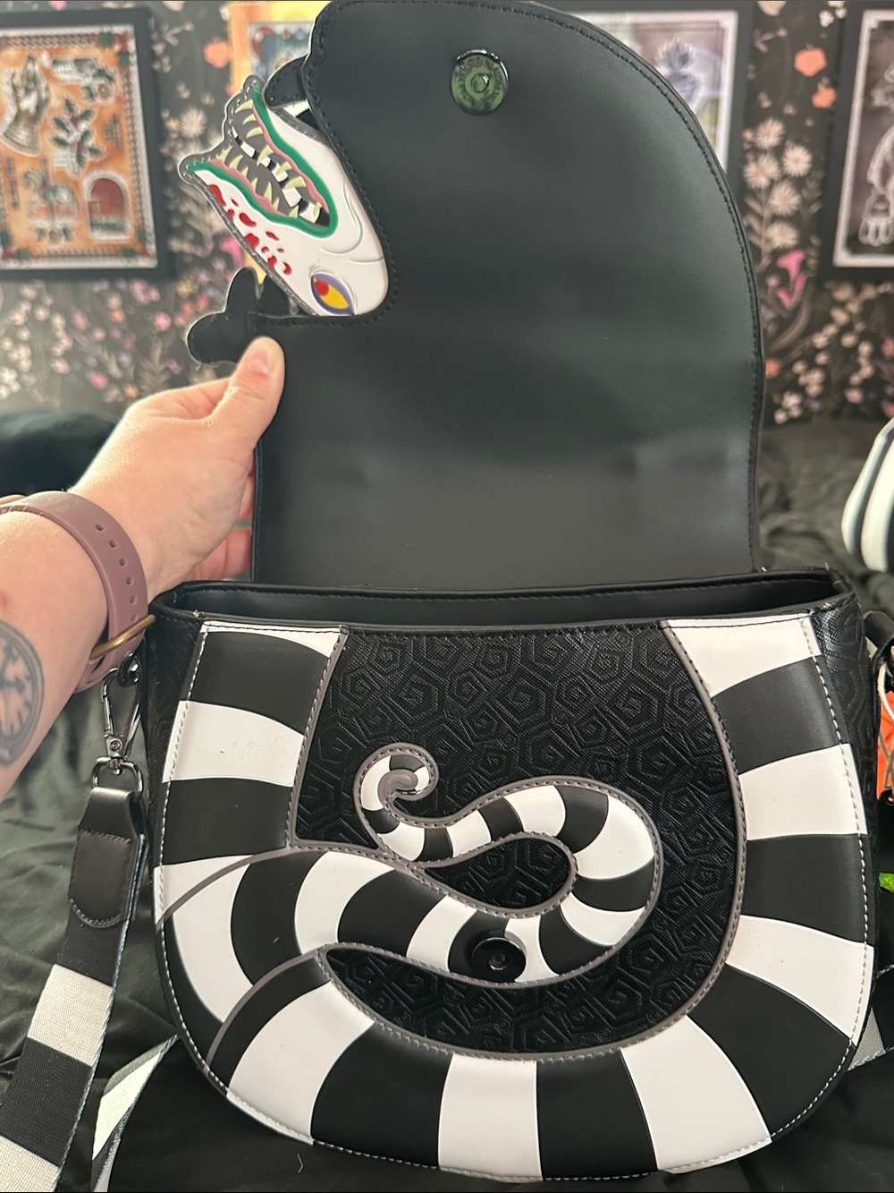 NWT Loungefly Beetlejuice Sandworm Crossbody Bag - Picture 6 of 10